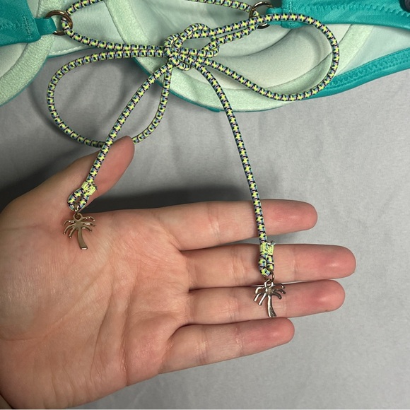 Victoria’s Secret Blue Bathing Suit Top - Picture 5 of 10